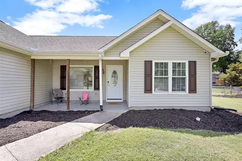 110 Teal Ln, Easley, SC 29642 photo 2