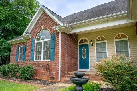 300 Windham Ln, Easley, SC 29642 photo 2