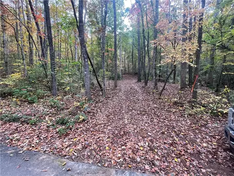 1 B Piper Ln, Pickens, SC 29671