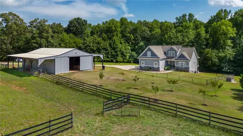 161 Hickory Rd, Williamston, SC 29697 photo 3