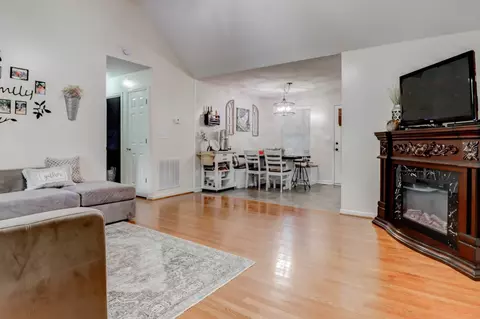 718 Old Cedar Rock Rd, Easley, SC 29640 photo 4