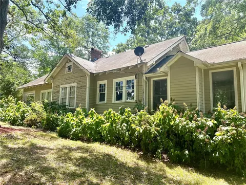 616 S Mechanic St, Pendleton, SC 29670 photo 4