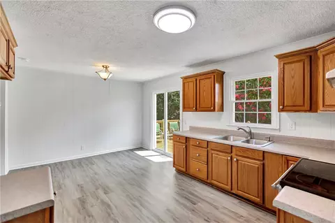 151 Hanson Ln, Easley, SC 29642 photo 8