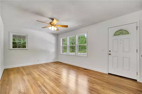 151 Hanson Ln, Easley, SC 29642 photo 2