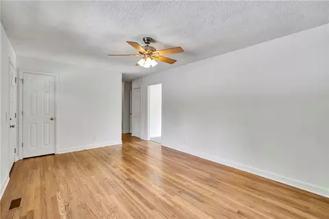 151 Hanson Ln, Easley, SC 29642 photo 4