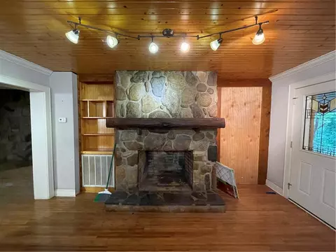 227 Spring St, Central, SC 29630 photo 6