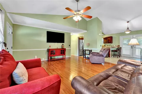 113 Harvard Ln, Easley, SC 29640 photo 4