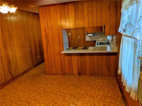 9 Calhoun St, Honea Path, SC 29654 photo 4