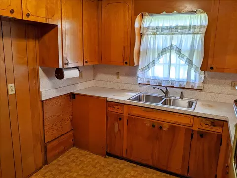9 Calhoun St, Honea Path, SC 29654 photo 2