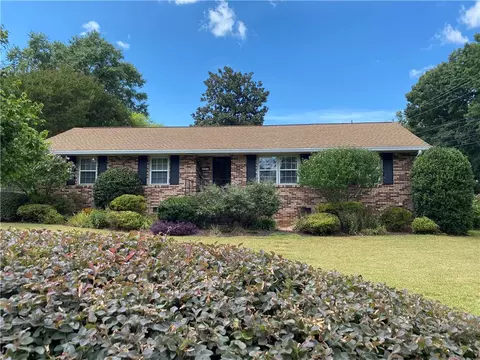 202 Magnolia Ter, Pendleton, SC 29670 photo 1