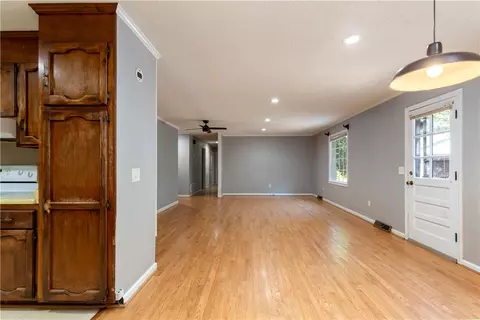 116 Cherokee Rd, Easley, SC 29642 photo 3