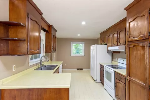 116 Cherokee Rd, Easley, SC 29642 photo 4