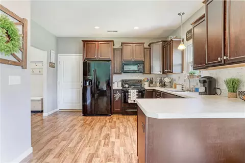 131 Madison Pointe Dr, Seneca, SC 29678 photo 9
