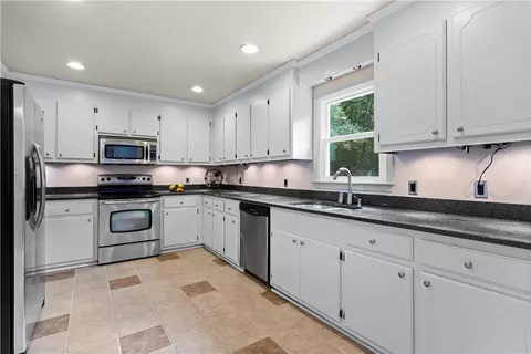 404 Ridgeway Ct, Easley, SC 29640 photo 8