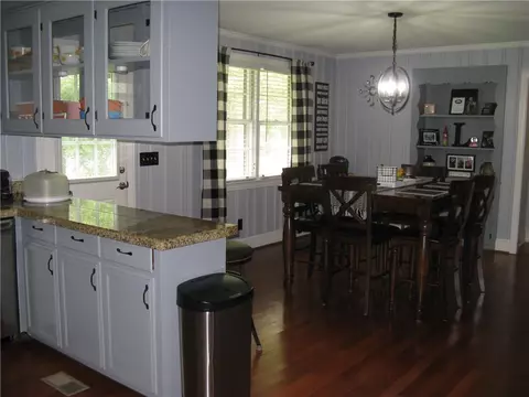 2 E Washington Cir, Honea Path, SC 29654 photo 8