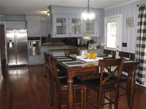 2 E Washington Cir, Honea Path, SC 29654 photo 5
