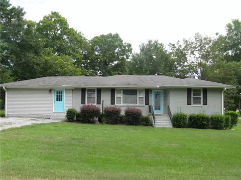 2 E Washington Cir, Honea Path, SC 29654 photo 1