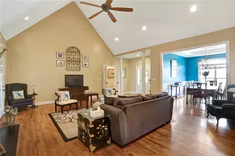 106 Silver Crest Dr, Central, SC 29630 photo 8