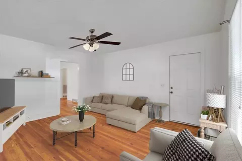 104 Park St, Easley, SC 29640 photo 2