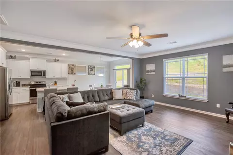 170 Caledonia Dr, Easley, SC 29642 photo 5