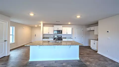 128 Bailing Dr, Easley, SC 29640 photo 4