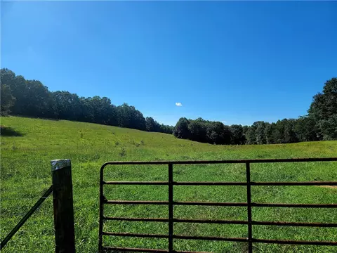 127 Oak Grove Rd, Central, SC 29630 photo 2