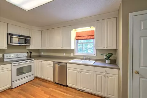 496 Hendricks Rd, Easley, SC 29642 photo 9