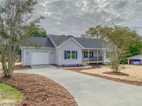 306 N Pine St, Walhalla, SC 29691 photo 46