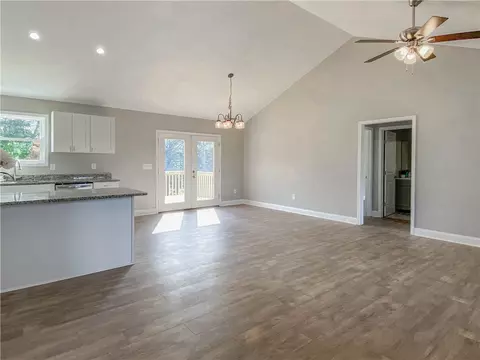 306 N Pine St, Walhalla, SC 29691 photo 10