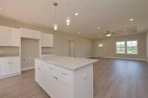548 Linking Rd, Seneca, SC 29672 photo 5