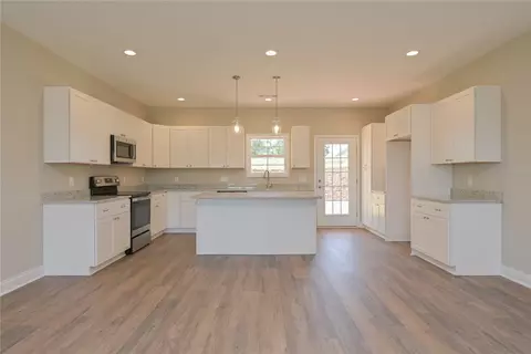 548 Linking Rd, Seneca, SC 29672 photo 6