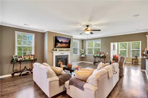 601 N Meadows Ln, Easley, SC 29642 photo 8