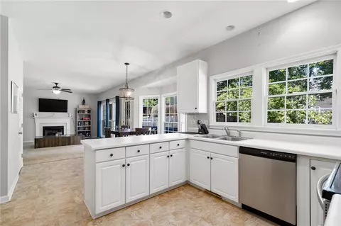 205 Birchleaf Ln, Greer, SC 29650 photo 9