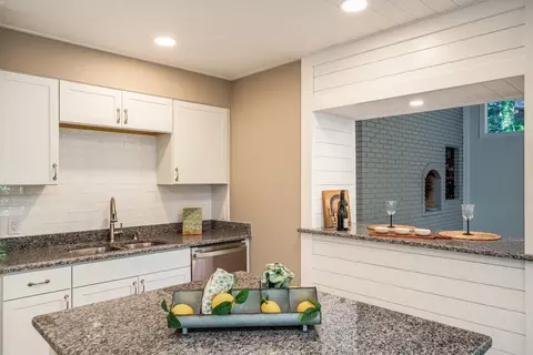800 Robin, Seneca, SC 29678 photo 8