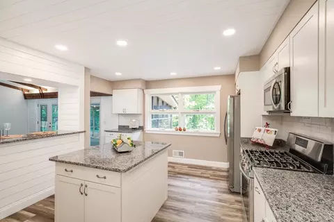 800 Robin, Seneca, SC 29678 photo 10