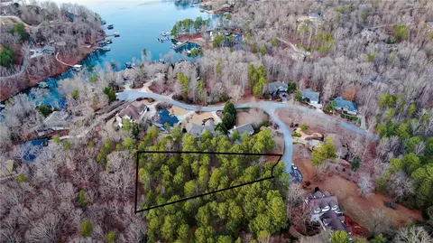 804 Bright Leaf Ct, Seneca, SC 29672 photo 8