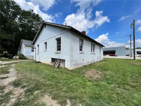 822 E Main St, Easley, SC 29640 photo 22