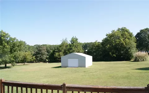 973 Elizabeth St Ext, Honea Path, SC 29654 photo 2