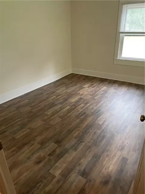 813 E Broad St, Iva, SC 29655 photo 5