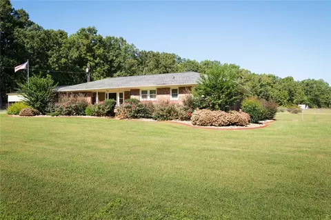 301 Sanders Rd, Pendleton, SC 29670 photo 4