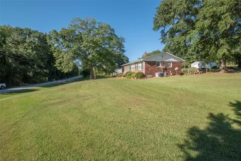 234 Lusk Rd, Six Mile, SC 29682