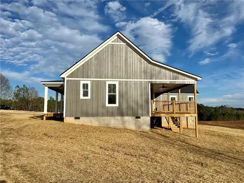 560 The Estates Dr, Walhalla, SC 29691 photo 2