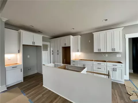 560 The Estates Dr, Walhalla, SC 29691 photo 9