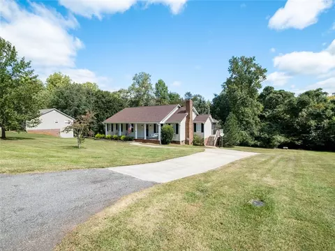 1108 Pineview Dr, Easley, SC 29642 photo 3