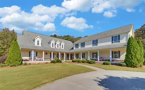 7343 Mt Olivet Rd, Hartwell, GA 30643