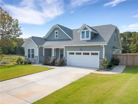 209 Scout Ct, Easley, SC 29642 photo 2