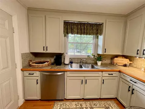 502 E Fredericks St, Anderson, SC 29621 photo 8