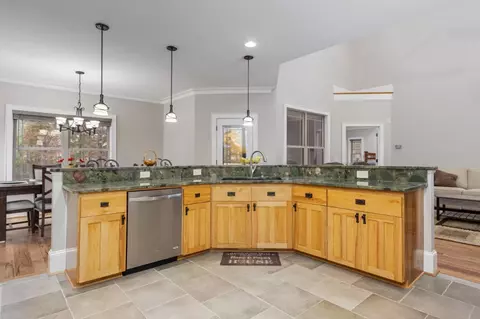 1002 Waterside Dr, Easley, SC 29642 photo 8