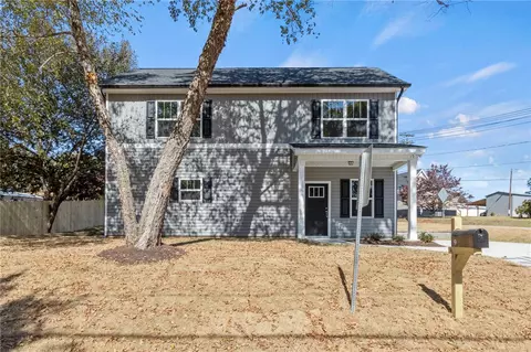 9 Front St, Pelzer, SC 29669