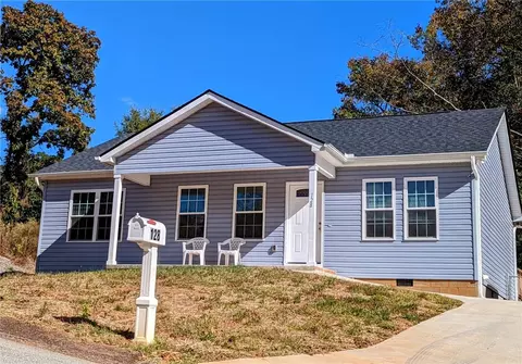 128 Pine Forest Cir, Seneca, SC 29678 photo 1